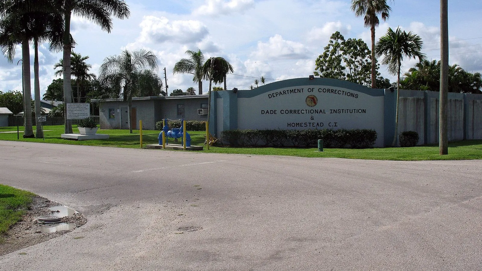 Въезд в исправительные учреждения Dade CI и Homestead CI, Флорида-Сити